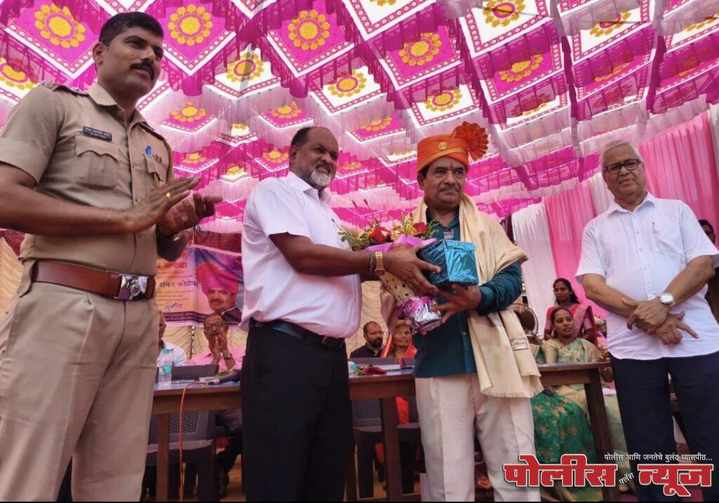 शिस्तीने आणि स्वकर्तृत्वाने वेगळी ओळख निर्माण केलेले मुख्याध्यापक श्री विलासराव कोळेकर