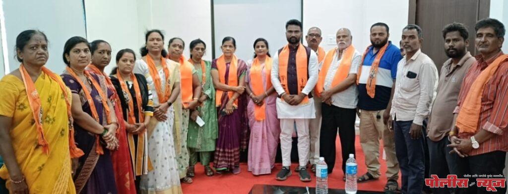 लातूर जिल्ह्यात शिंदे सेनेला धक्का, उबाटामध्ये मोठ्या प्रमाणात प्रवेश